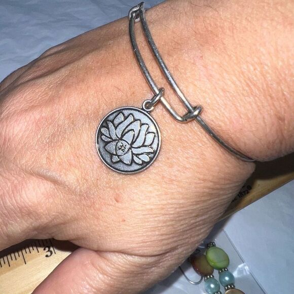 Alex and Ani Lotus Bracelet 2013 Rafaelian Silver Tone Bangle Jewelry Fashion - Picture 5 of 5